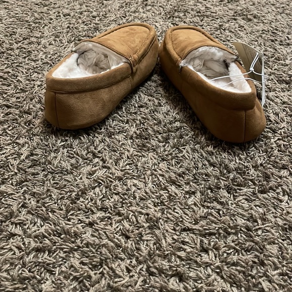 Amazon Essentials Moccasins Slippers - Picture 3 of 5